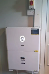 HS3-5k-12k-all-in-one-energy-storage-solution-application-small-commercial
